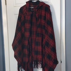 Steve Madden Accessories - Steve Madden Plaid Poncho Steve Madden Accessories - Steve Madden Plaid Poncho